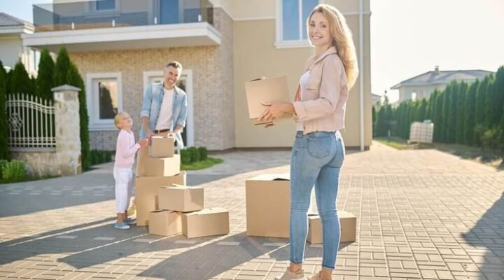 House relocation vs home relocation comparison showing the difference between moving a house and moving household belongings.
